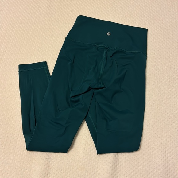 • Lululemon Wunder Under Leggings • - Picture 2 of 7